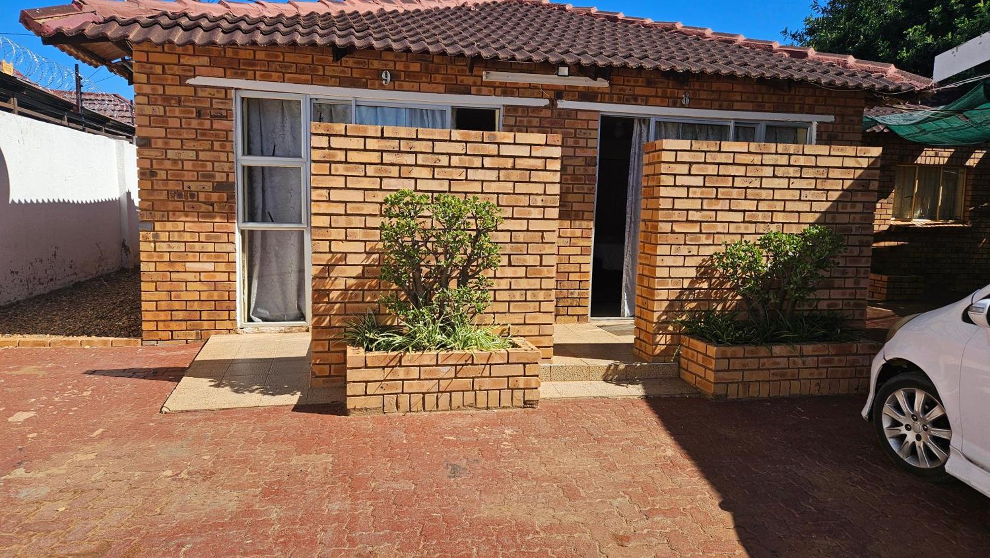 Goodlife Guest House In Mafikeng Eksteriør bilde